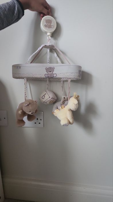 Музикална играчка за легло