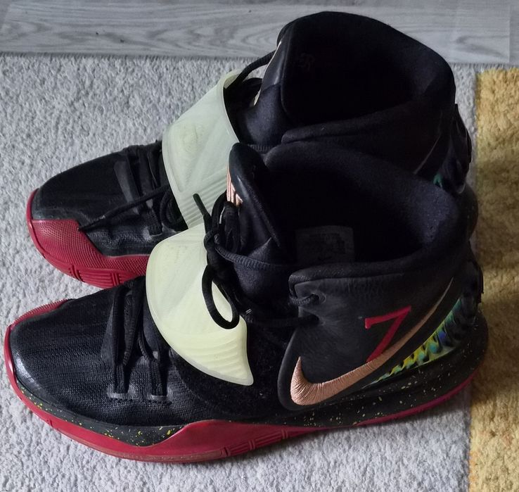 Маратонки Lebron Nike