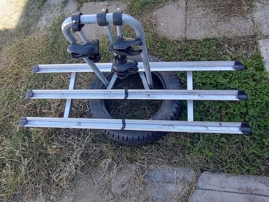 Suport pe carlig de 3 biciclete