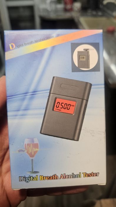 Дрегер за алкохол с батерия