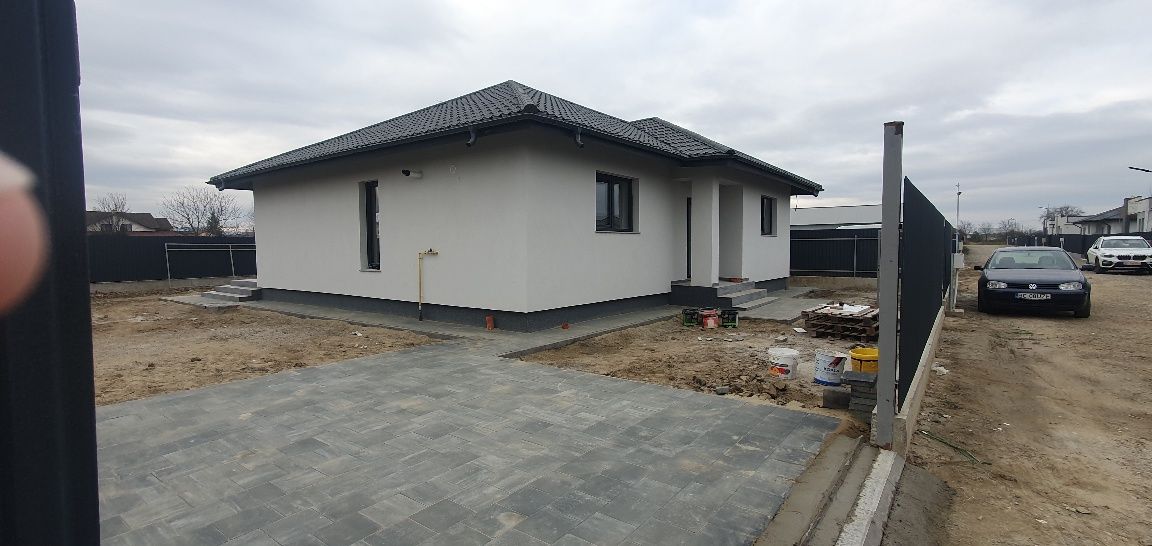 Proprietar vand casa în Serbanesti