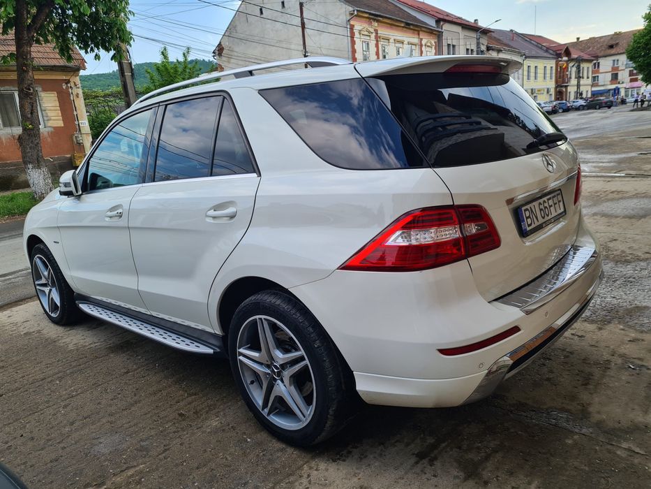 Mercedes ML350 an fabricatie 2012 motor 3.0Diesel 258CP Pachet AMG