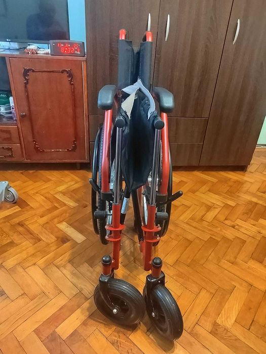 Echipamente medicale: Dispozitiv ridicare pacienti, hamuri, cărucioare