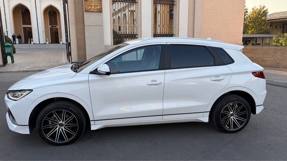 Byd e2 luxory eng full