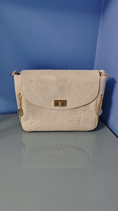 Дамска чанта (цвят бежов)