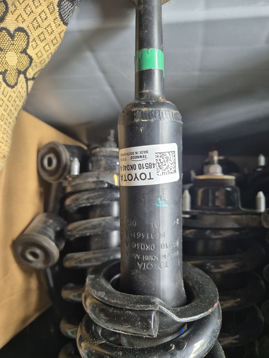 Arcuri Amortizoare Noi Originale Toyota Hilux