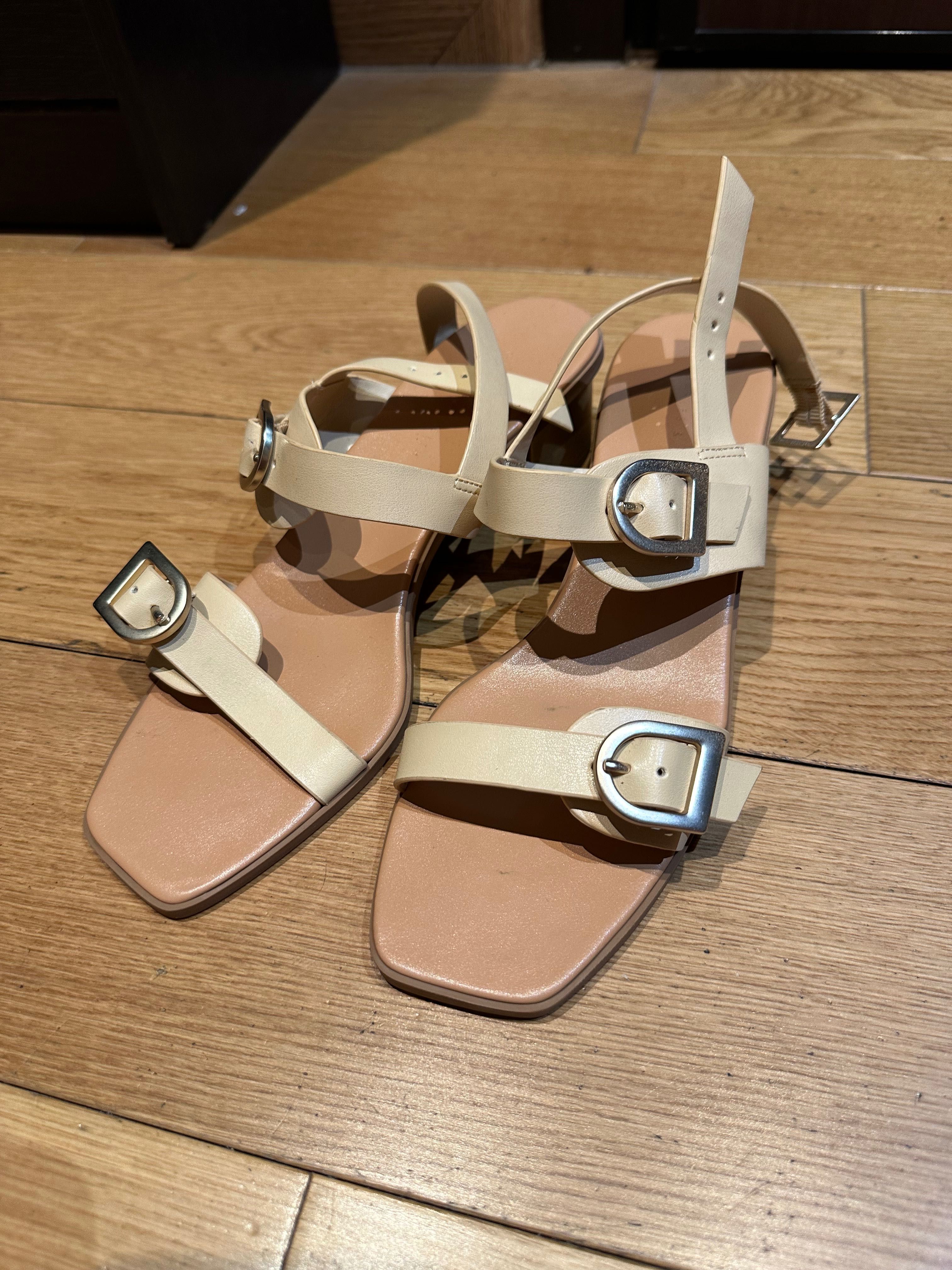 Sandale Charles & Keith, marime 39