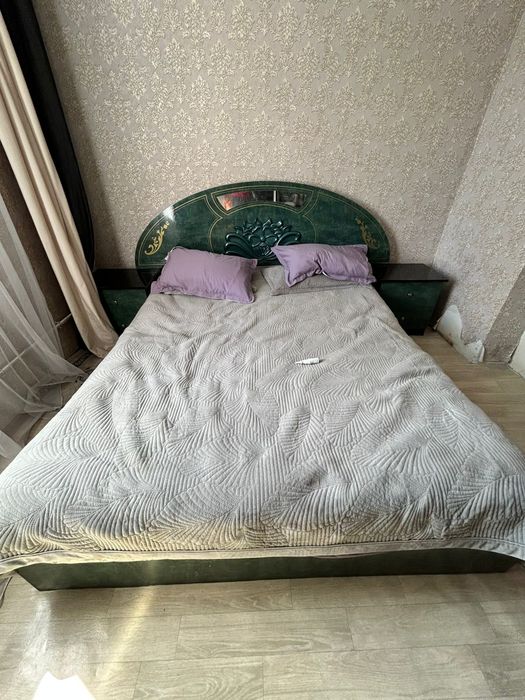 Продам кровать с 2 тумбами