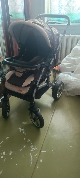 Продаю детскую коляску Как новый