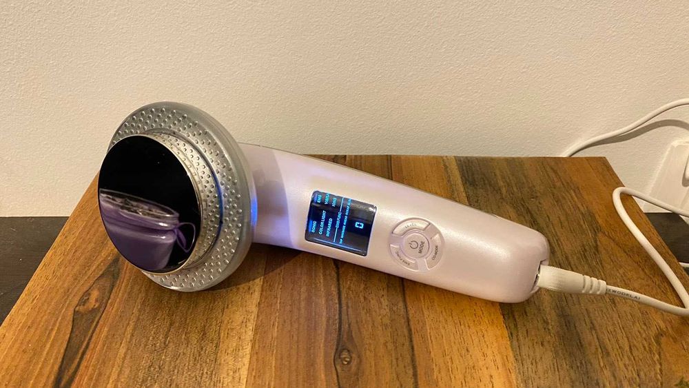 Масажор за лице/тяло 6 в 1 EMS функции, ултразвук, фотон, йони