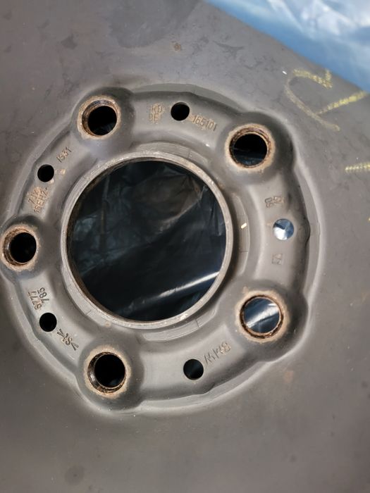 Vand set  Jenti cu cauciucuri de iarna