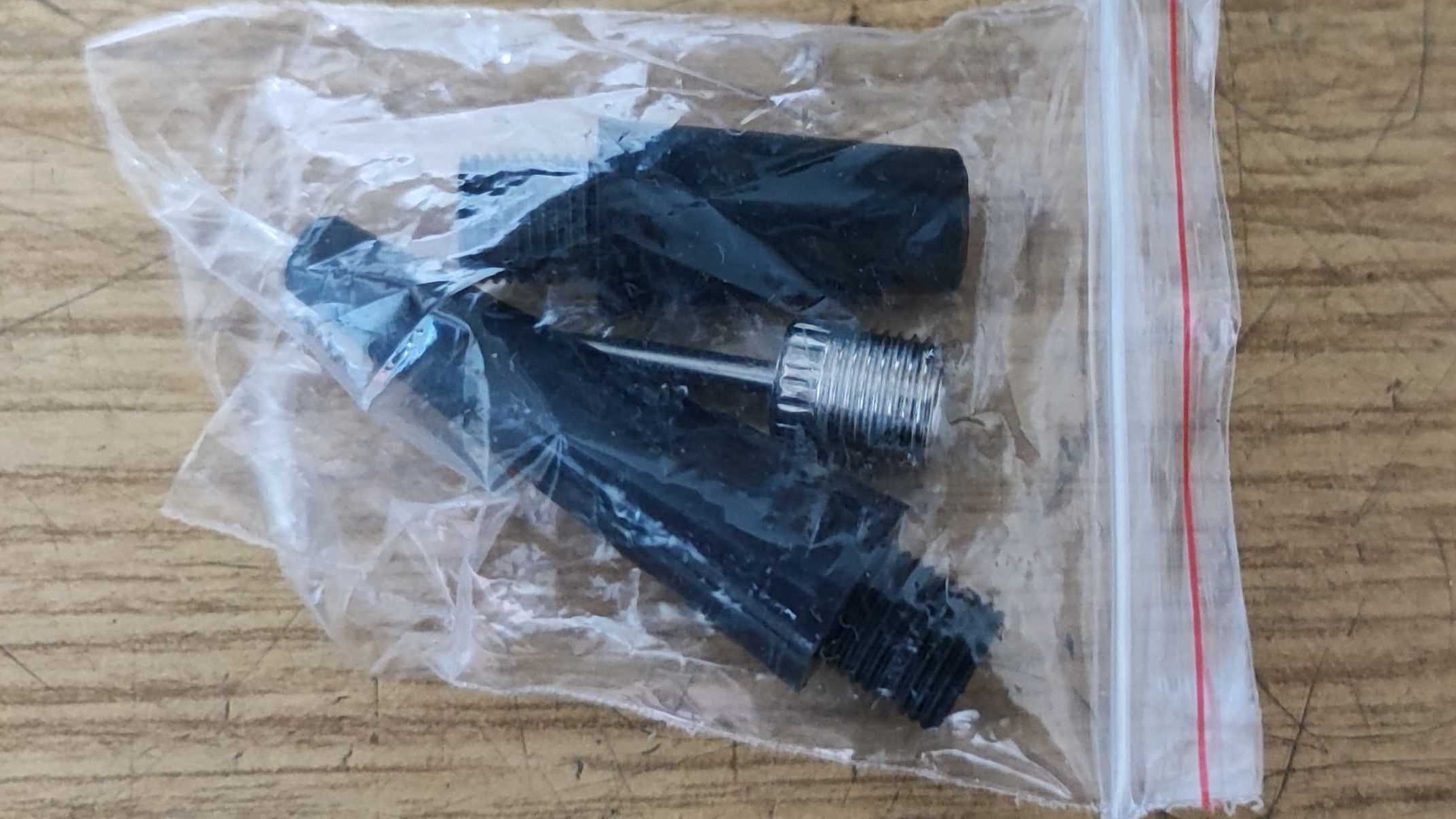 Продавам автомобилен компресор за гуми на 12v