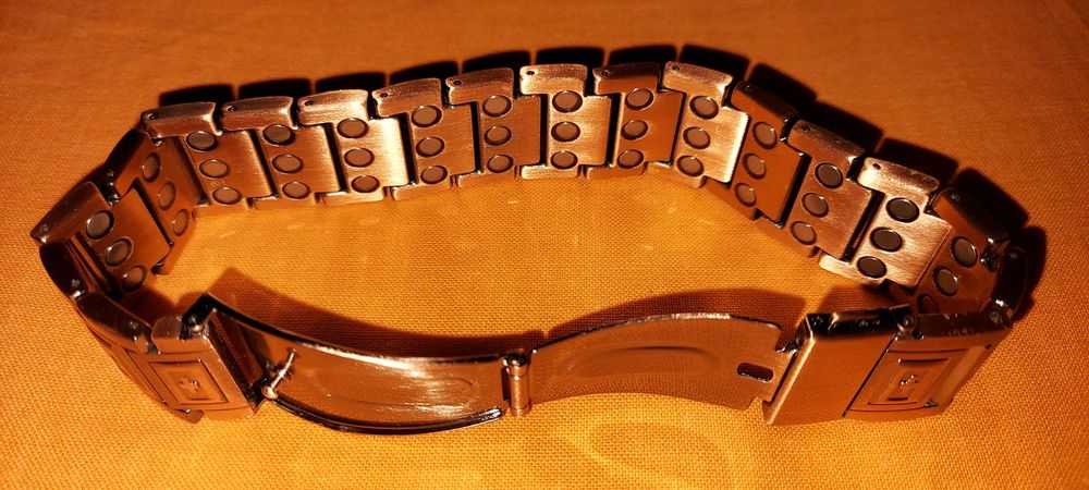 Vând brățara din cupru