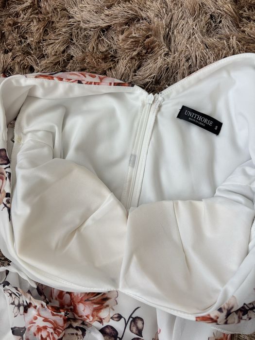 Rochie florala eleganta de zi