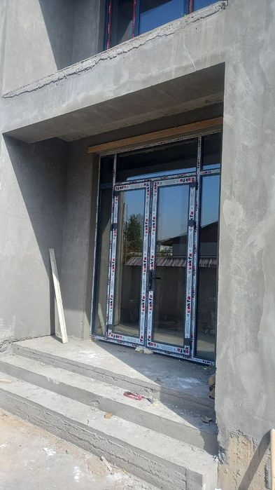 Продается коробка 2 этажа 4 комнат