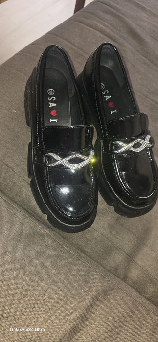 Дамски обувки като нови