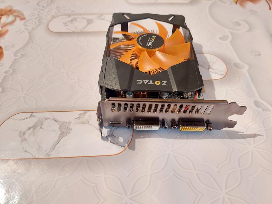 Продам видеокарту Zotak GTX750