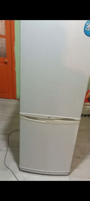 Холодильник LG очень в хорошем состоянии
