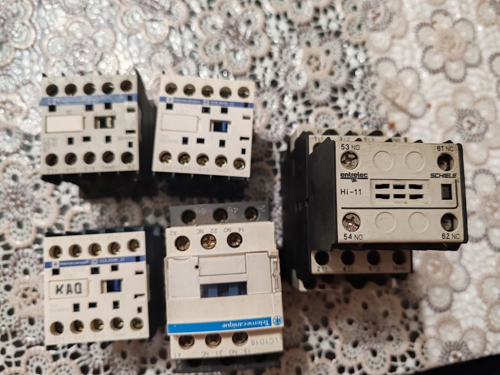 Продавам Контактори 24v