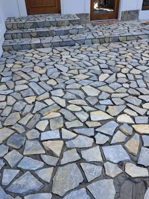 Vând piatra și montez