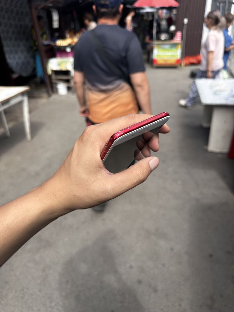 Iphone 7+ 128гб RED