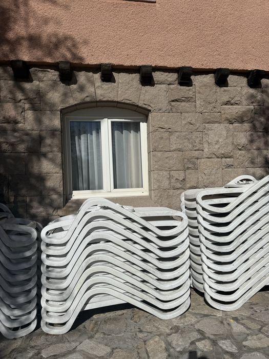 Пластмасови шезлонзи