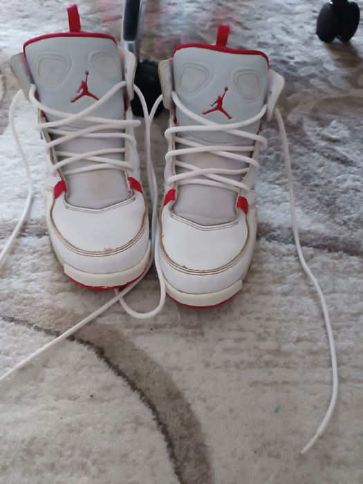 Vând Jordan 11 mărimea 39