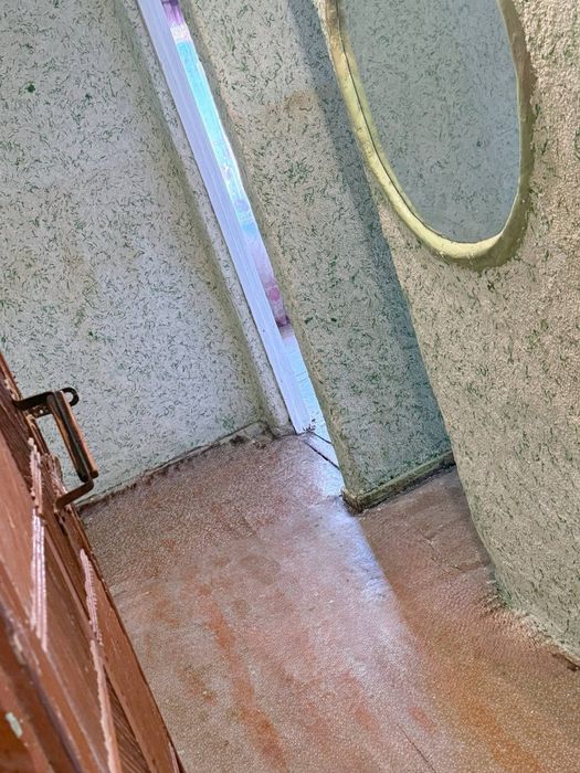 Ohangaron evalikda 1 xonalik uy sotiladi srochna