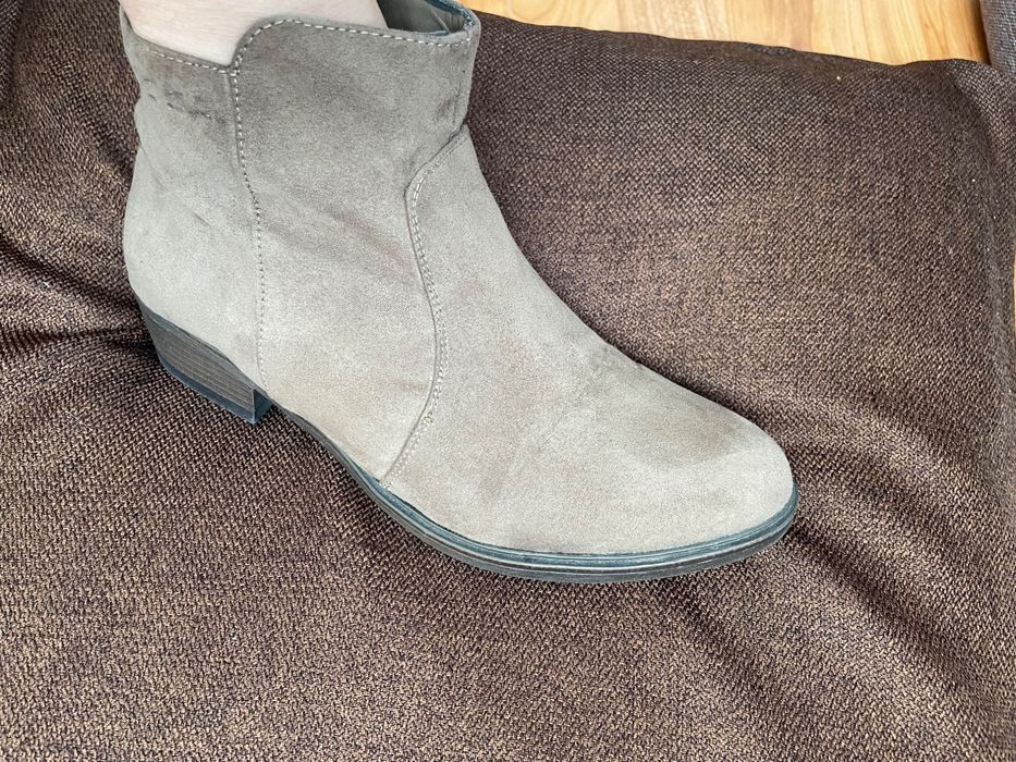 Vând ghete piele întoarsă eco 37