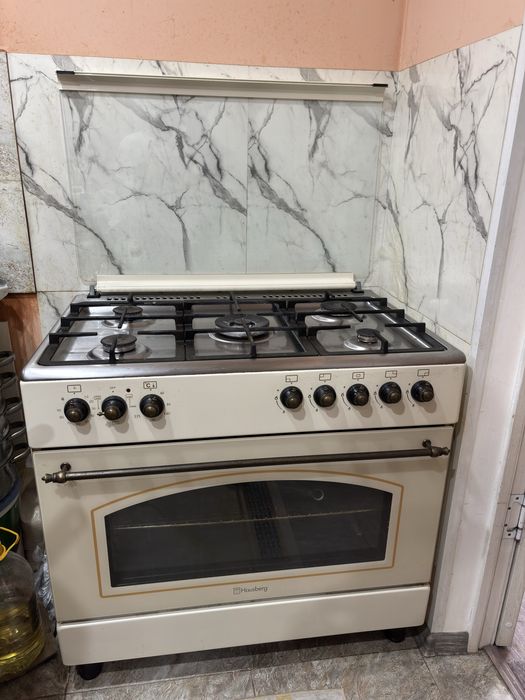 Продам газовую плиту 5 конфорок