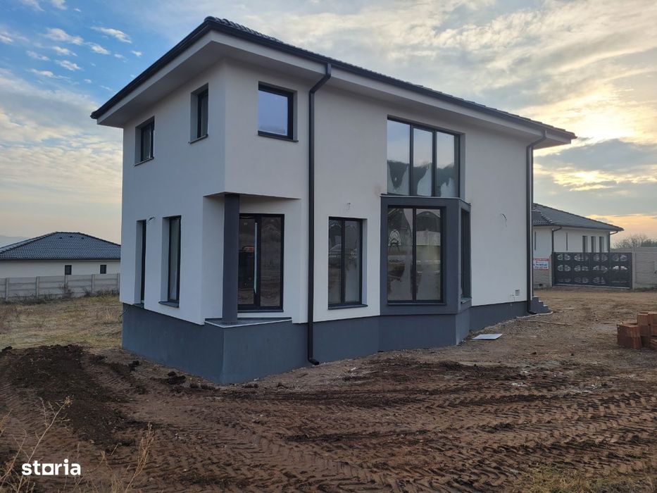 Casa semifinisata cu utilitati