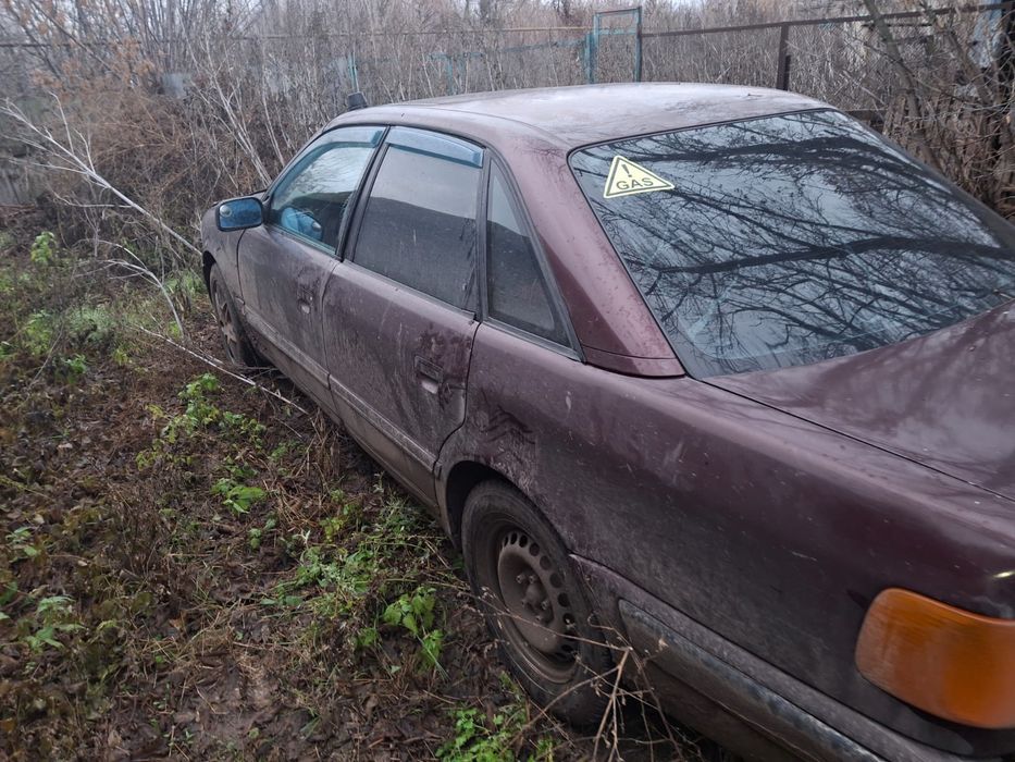 Продам машину Ауди 100