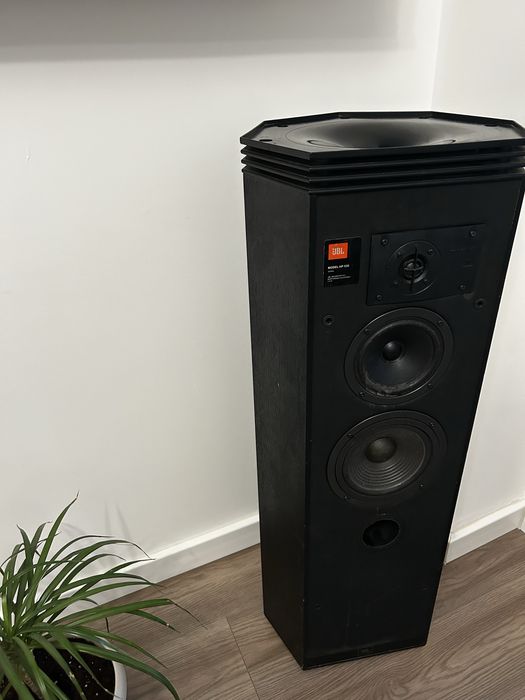 JBL HP 530 – boxe vintage de podea, sunet puternic, mici urme de uzură