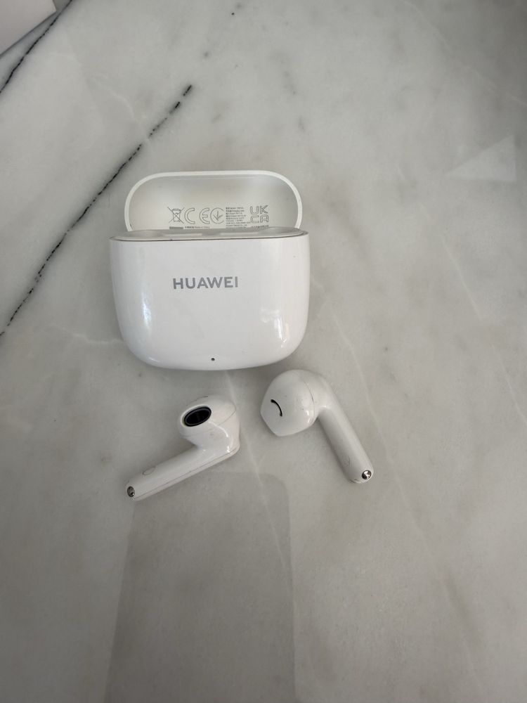 Часовник Huawei fit 4 pro със слушалки