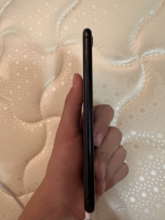 iPhone SE 2 заблокированный