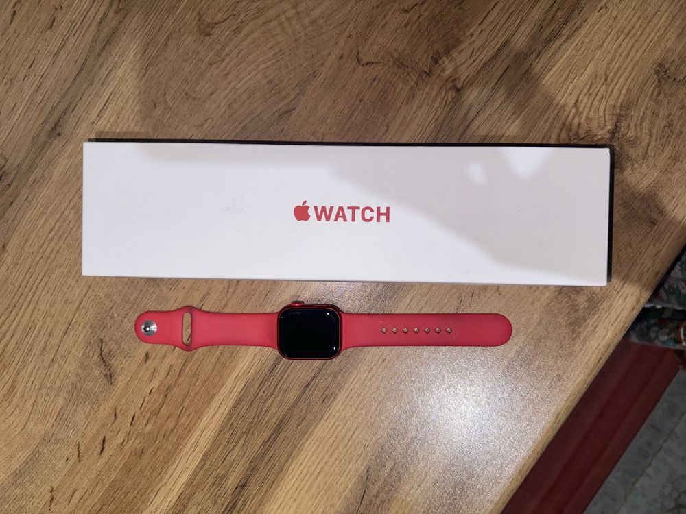 Apple Watch Series 8 Red