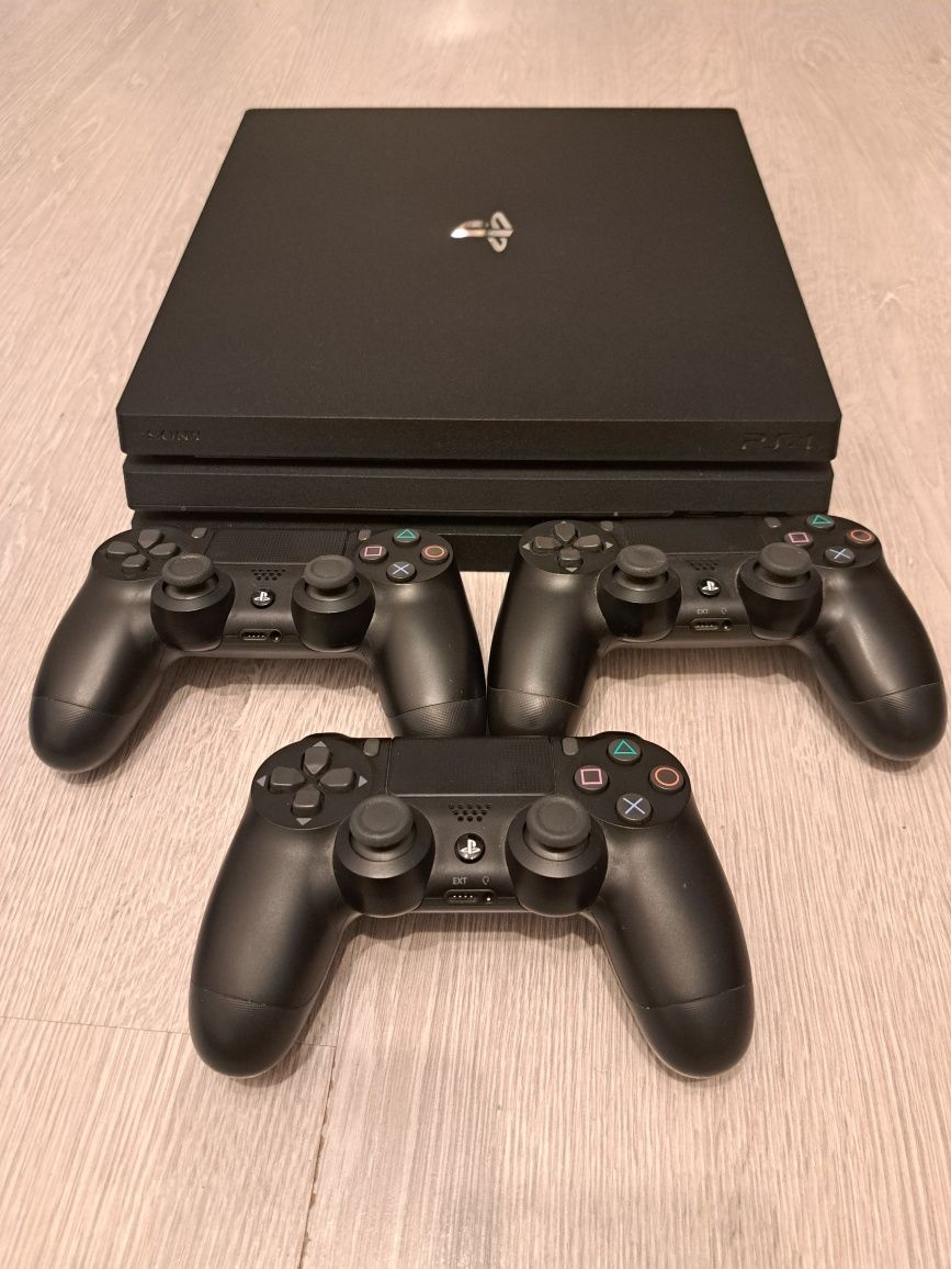 Vând Consola Sony PlayStation 4 Pro 500GB