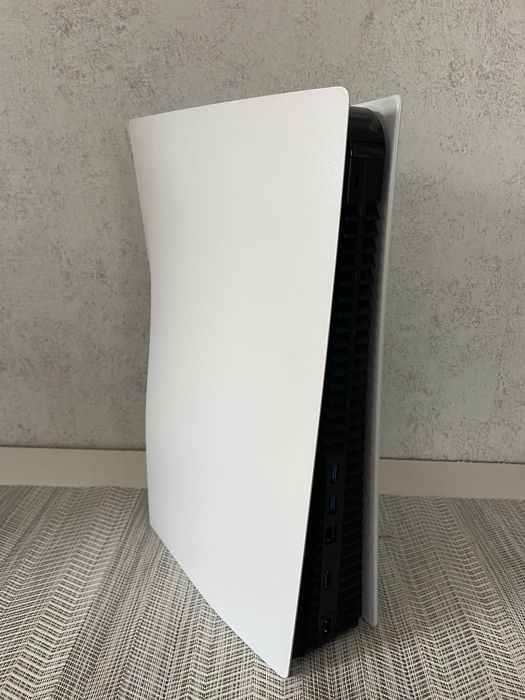Конзола PS5 Disc Edition