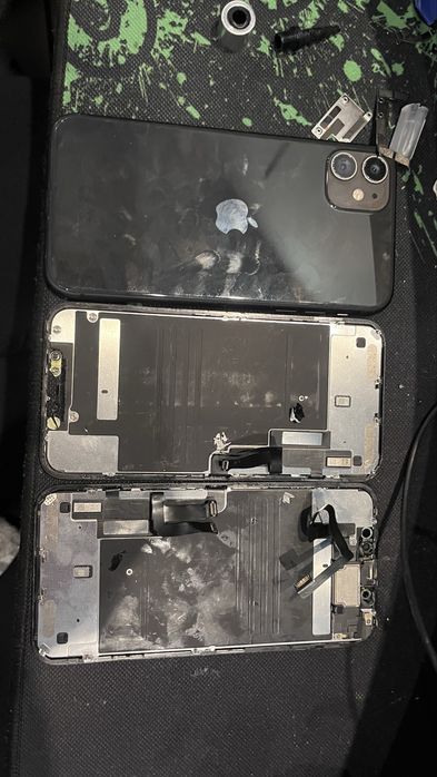 Iphone 11 на части, Дисплей