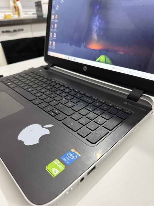 Laptop HP i7 perfecta stare