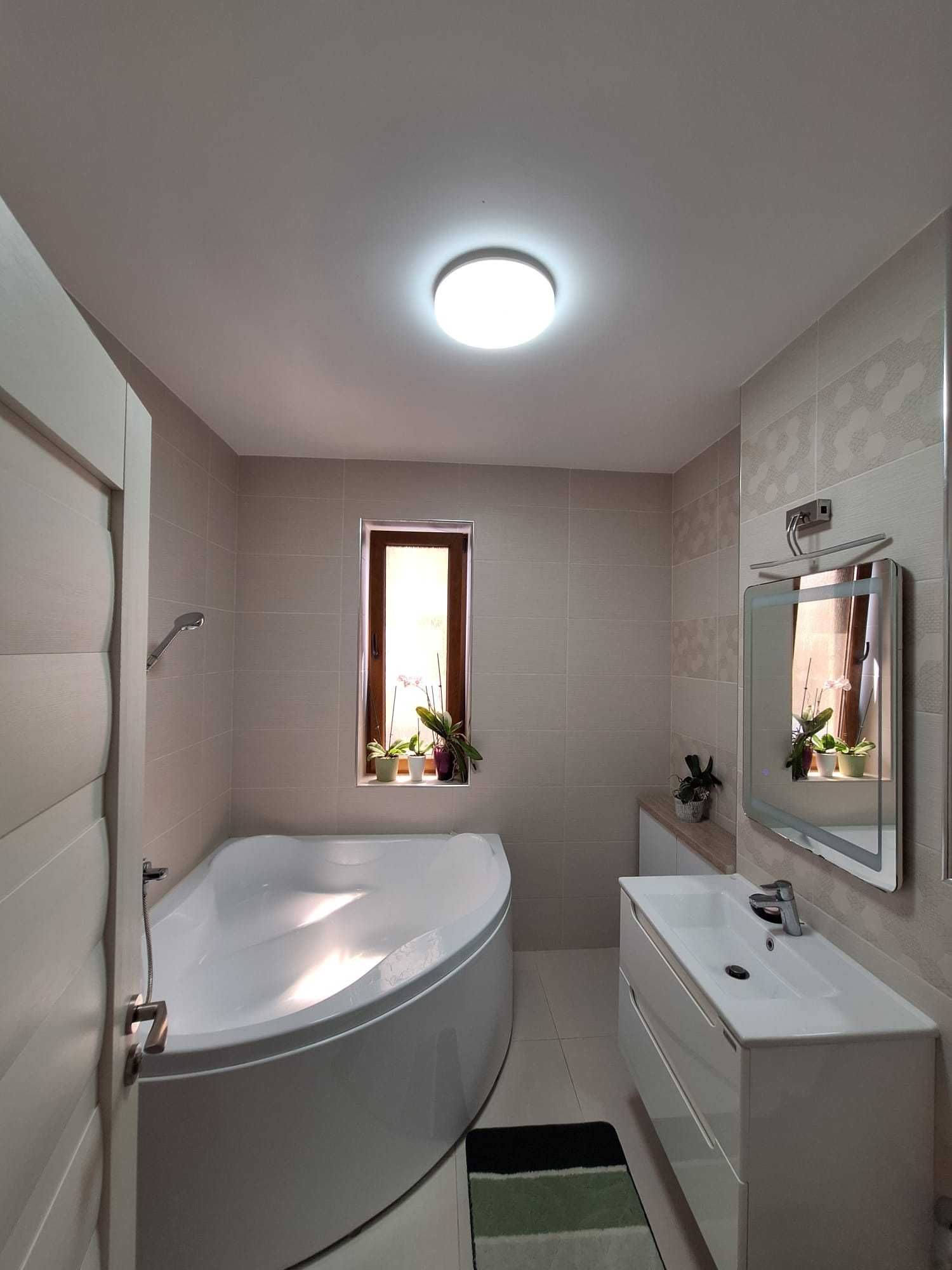 Apartament cu curte proprie & parcare, – zona rezidențială liniștită