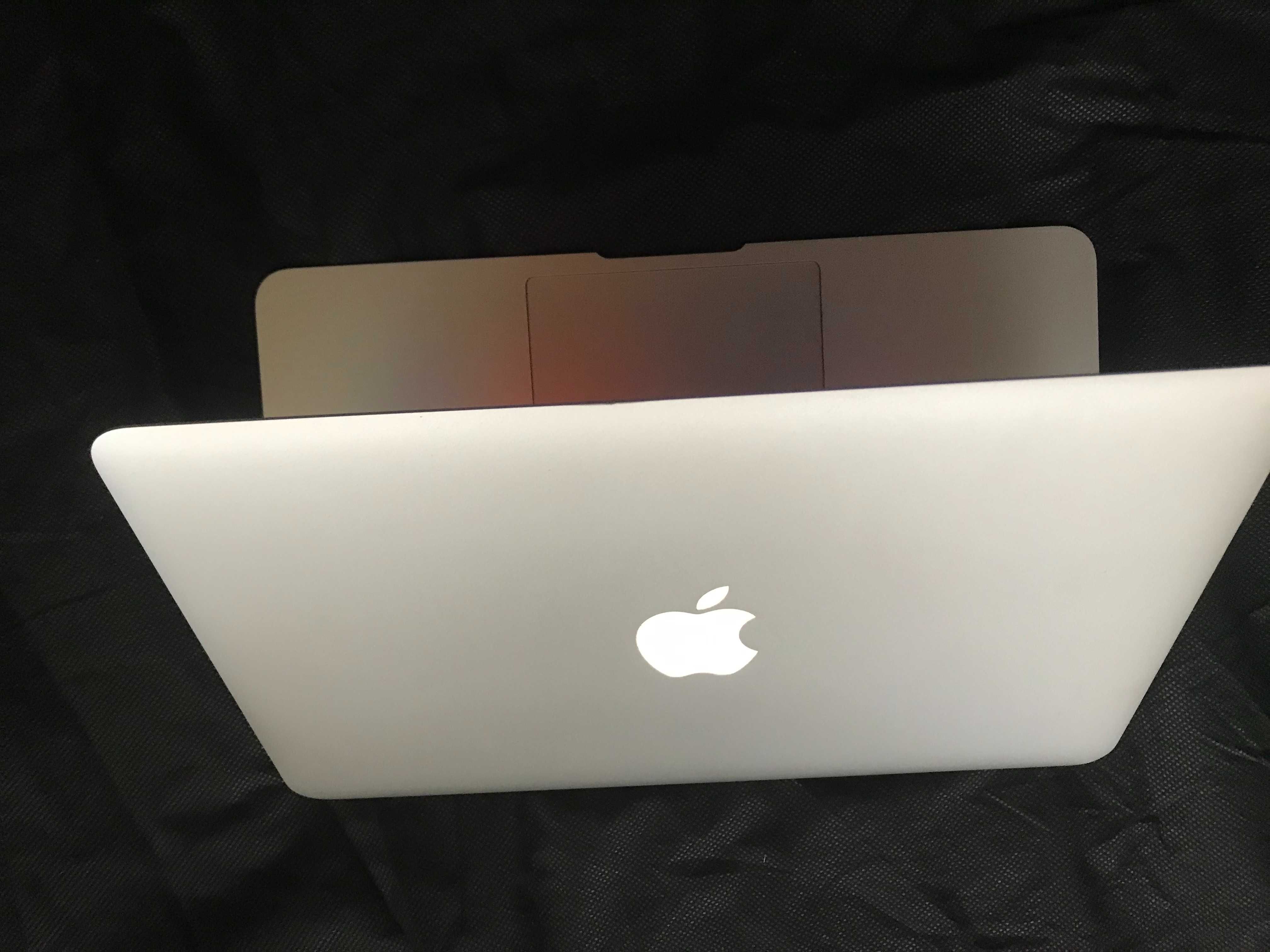 11" Core i5 MacBook Air A1465 (Early 2014)-КАТО НОВ