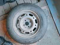 Шины зимние с шипами Bridgestone