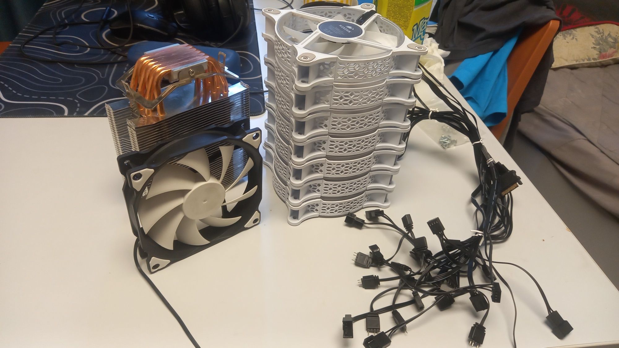Срочно продам! Процессорный кулле + 6 куллеров Wintek RGB magic fanр F