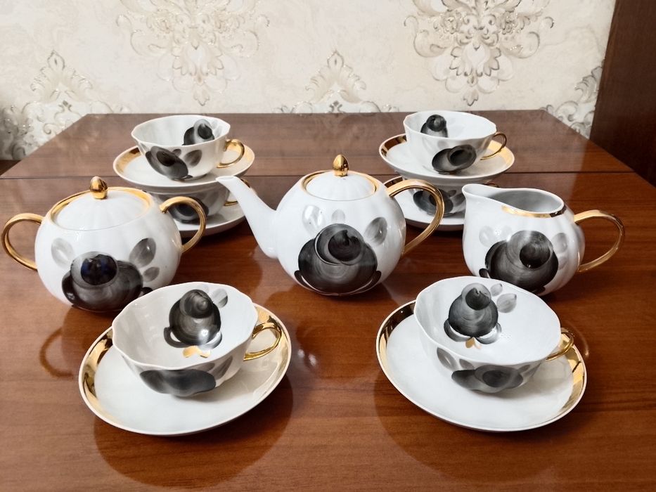 Чайный сервиз  "Черная роза. Агашки" Изг-ль "Дулево"