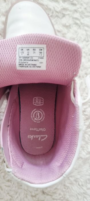 Ghete Clarks nr 31 cu lumini,  piele