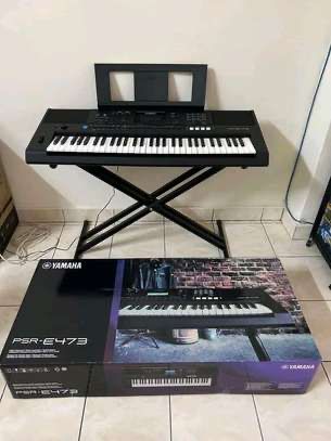 Синтезатор Yamaha PSR-E473 с бонусом