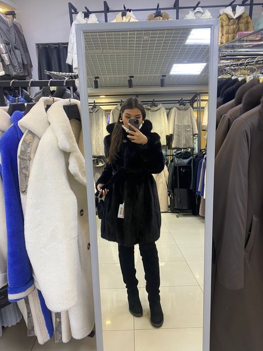 Продам норковую шубу