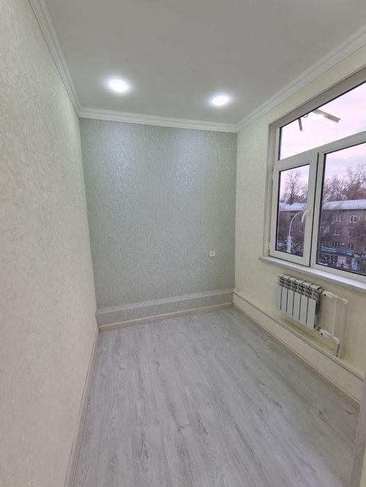 РАЗДЕЛКА, Чиланзар 2 Квартал, 2\4\4, Продаётся Евроремонт Квартира