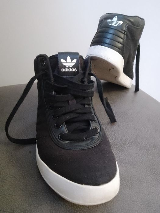 Кецове Adidas #38 / Оригинал / Супер запазени.